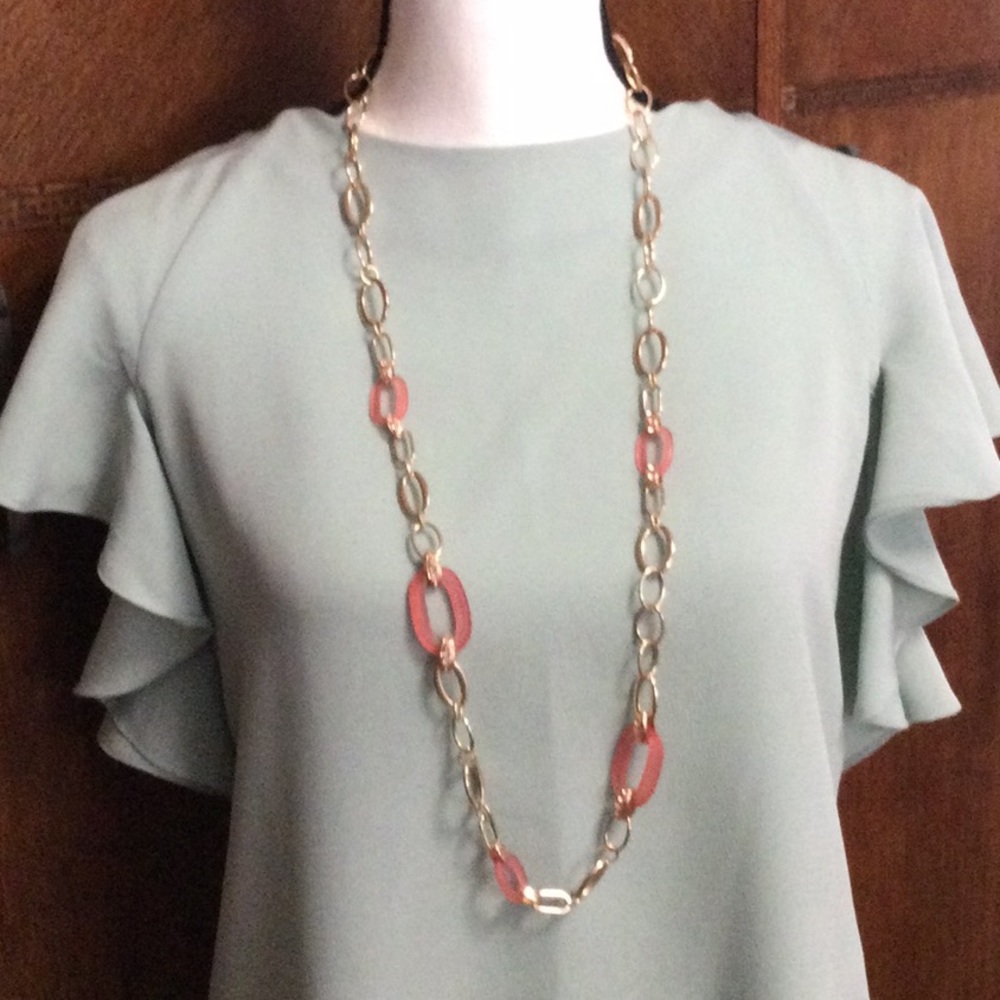 Coral Necklace Adjustable. Metal, Resin and synthetic materials